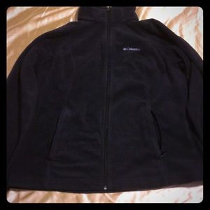 Black Columbia sweater